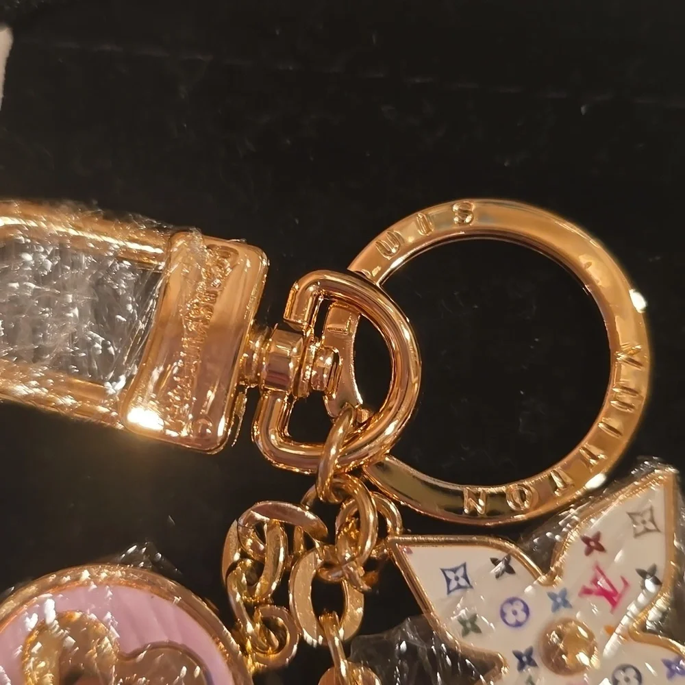 Luxury Red/Pink/White and Gold Keychain/Bag Charm Dustbag Included - Picture 3 of 3